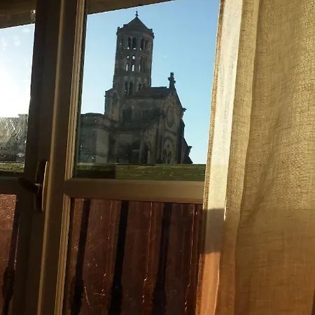 Vue Sur La Cathedrale D'uzes