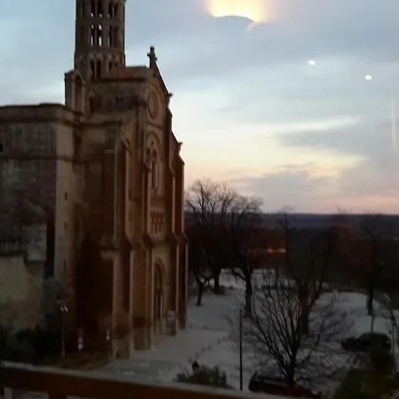 Vue Sur La Cathedrale D'uzes Apartment *